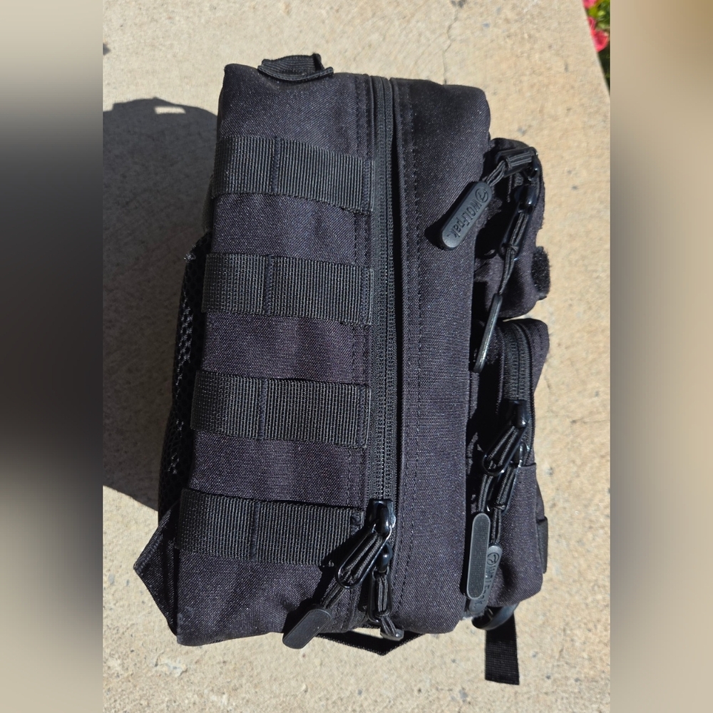 Wolfpak Lunch Box - Picture 2 of 5